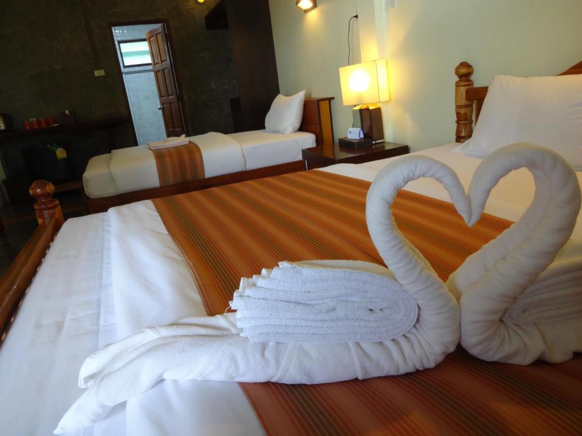 The Chevalley Beach Resort Satun Buitenkant foto
