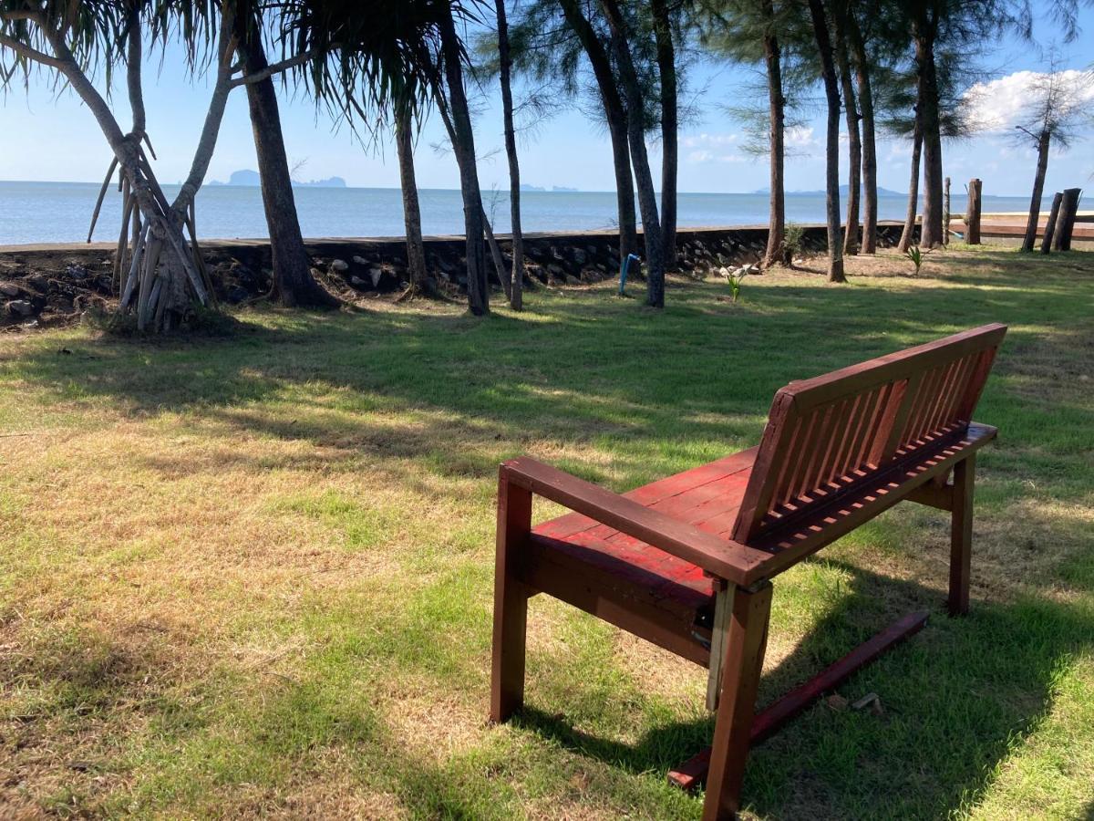The Chevalley Beach Resort Satun Buitenkant foto