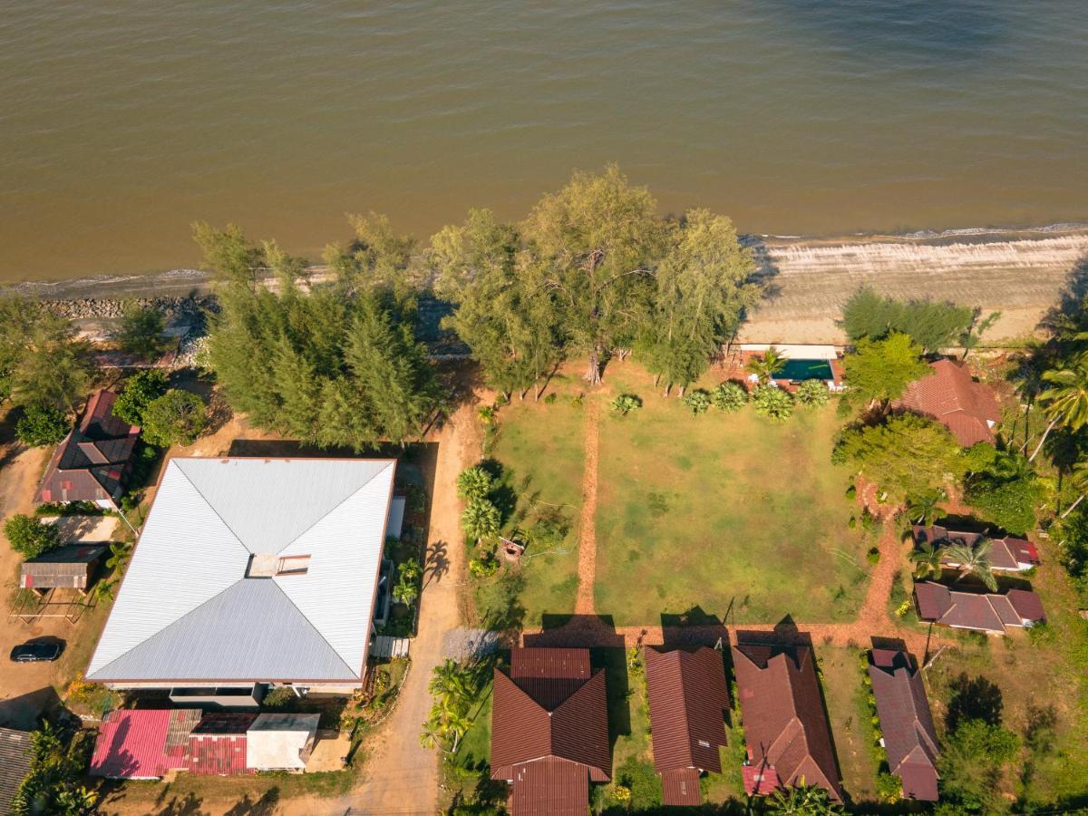 The Chevalley Beach Resort Satun Buitenkant foto