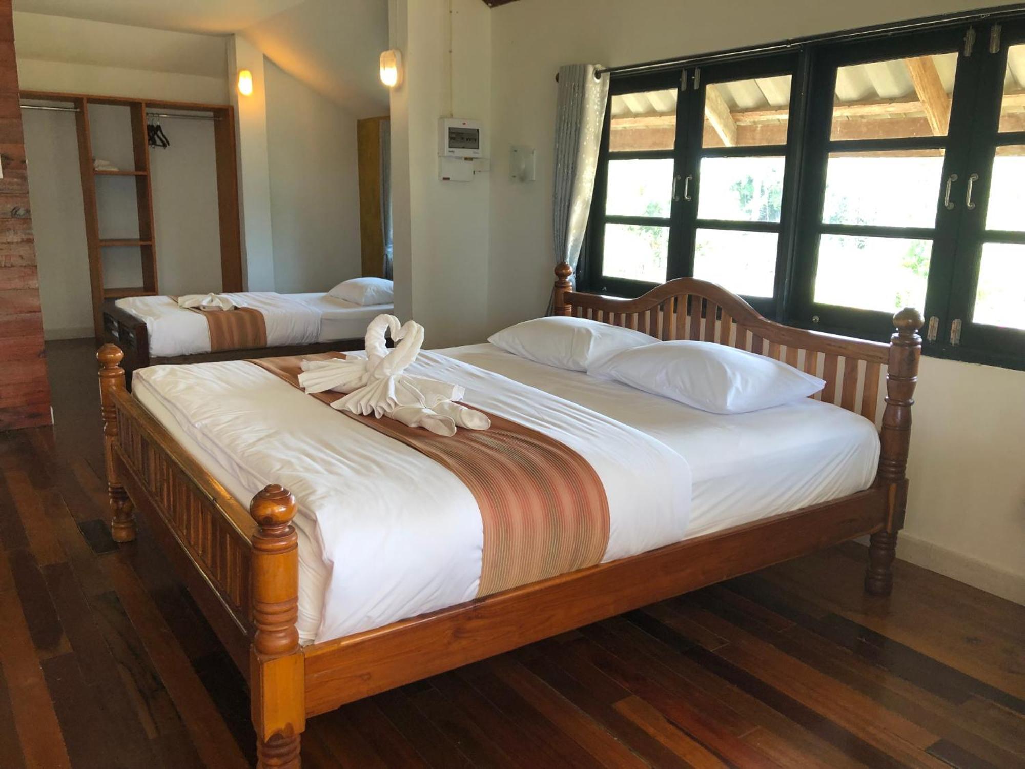 The Chevalley Beach Resort Satun Buitenkant foto