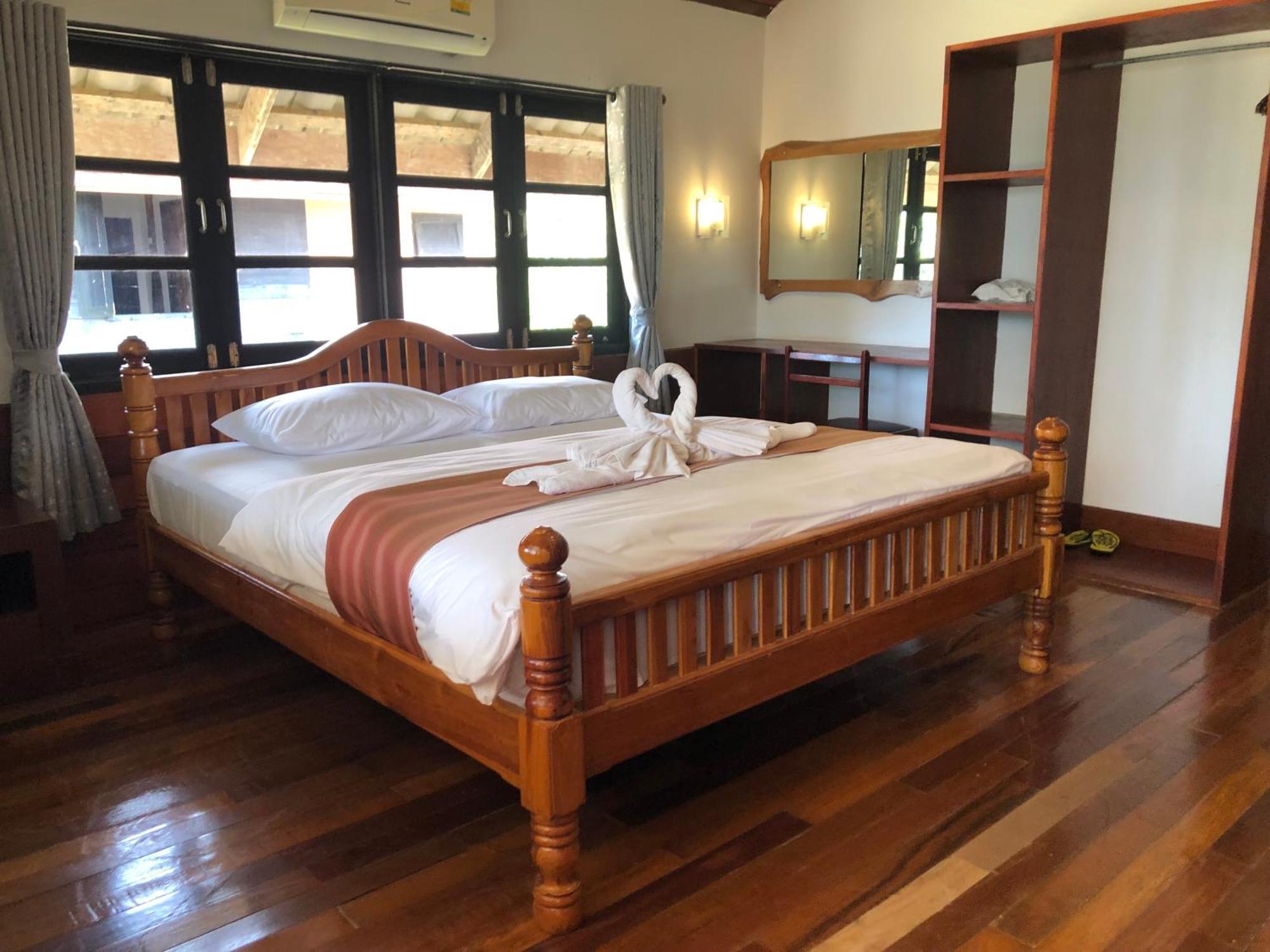 The Chevalley Beach Resort Satun Buitenkant foto