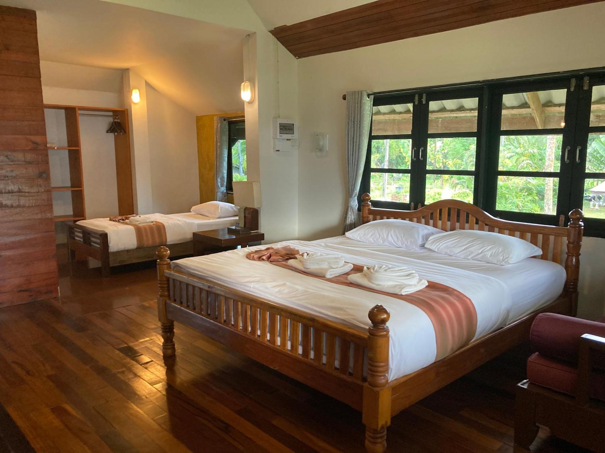 The Chevalley Beach Resort Satun Buitenkant foto