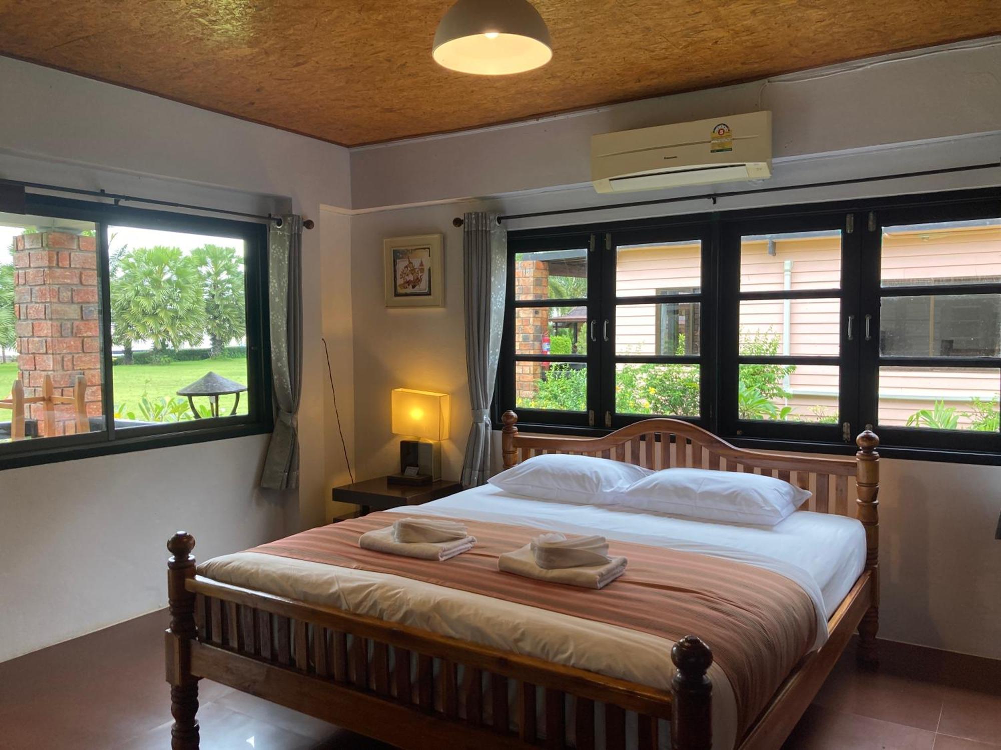 The Chevalley Beach Resort Satun Buitenkant foto