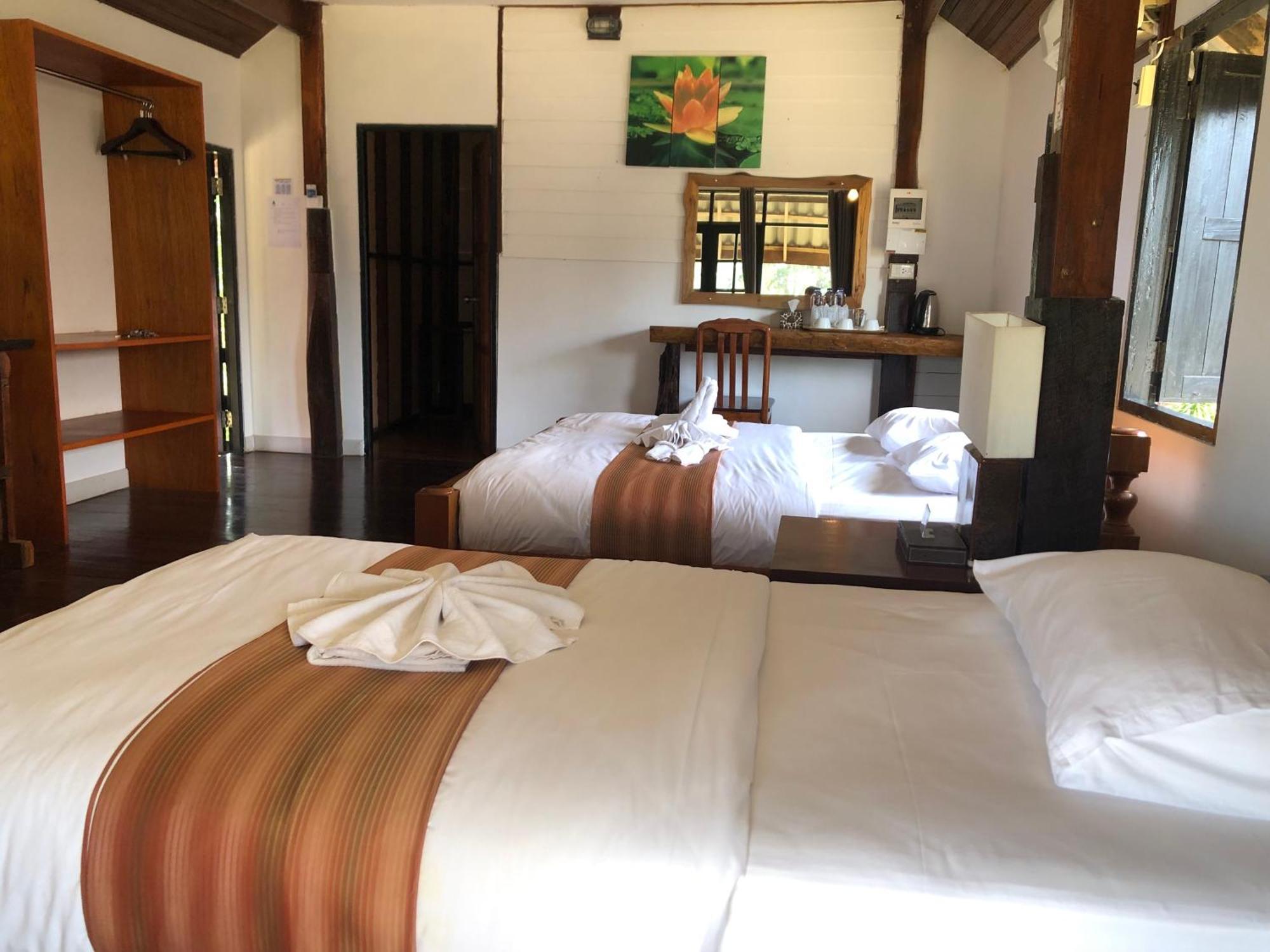 The Chevalley Beach Resort Satun Buitenkant foto
