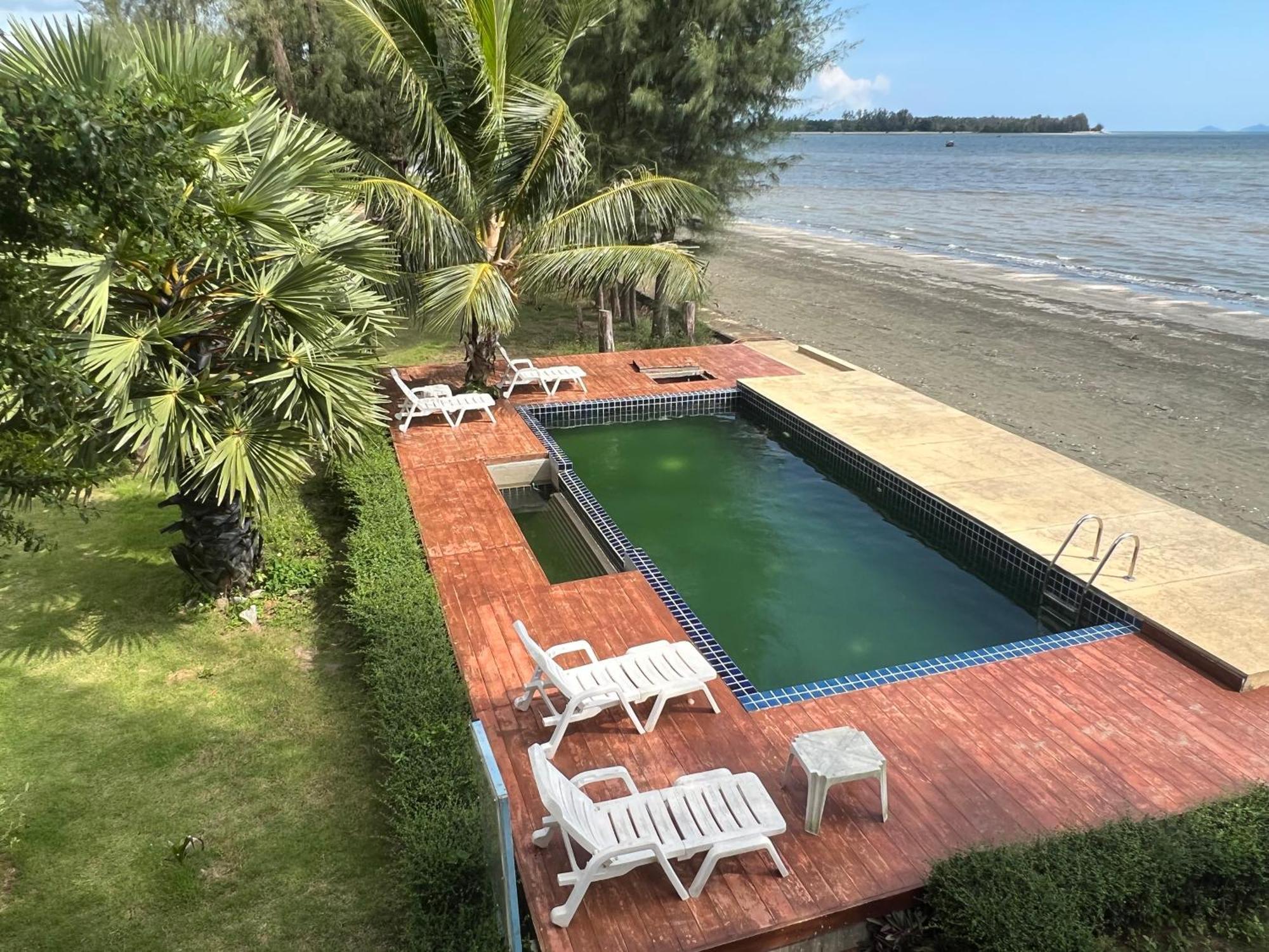 The Chevalley Beach Resort Satun Buitenkant foto