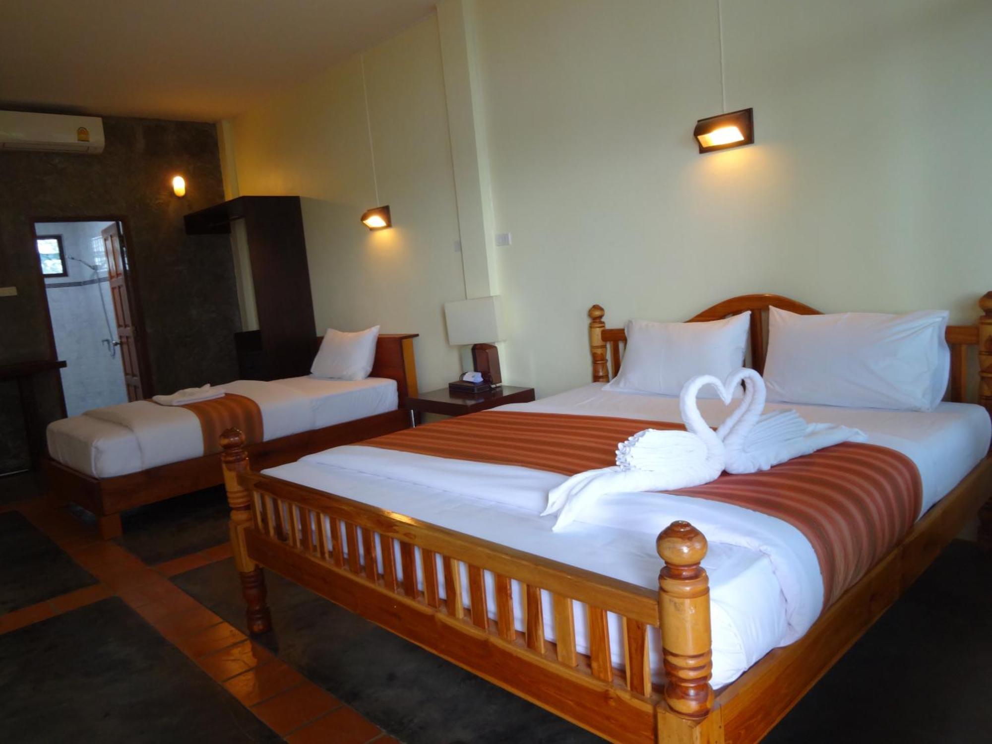 The Chevalley Beach Resort Satun Buitenkant foto