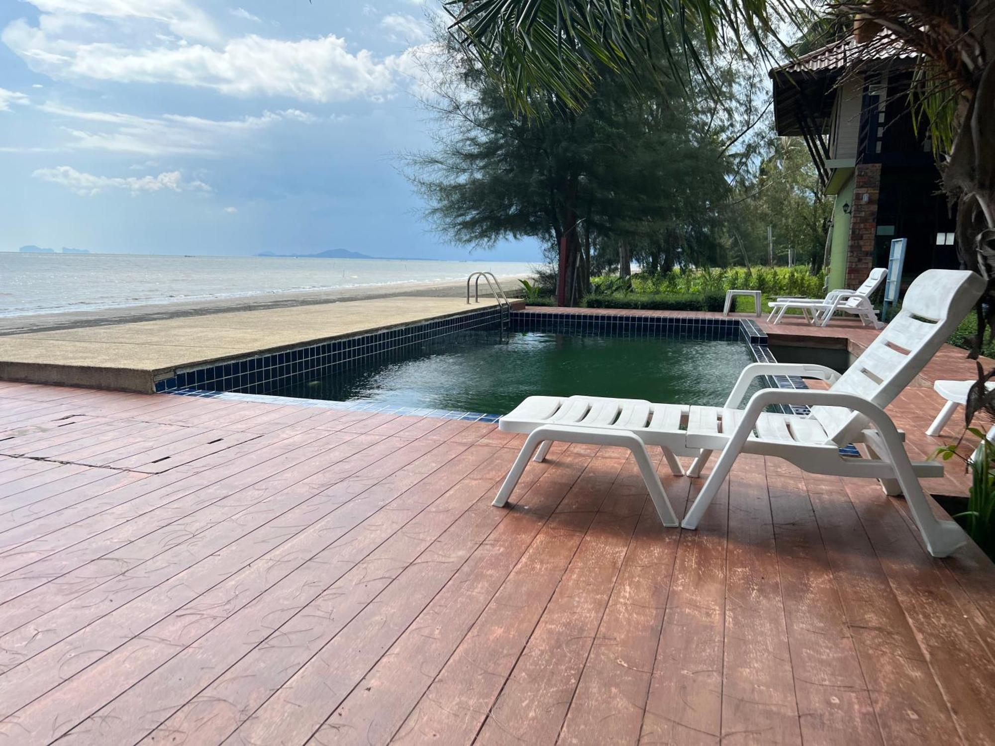 The Chevalley Beach Resort Satun Buitenkant foto