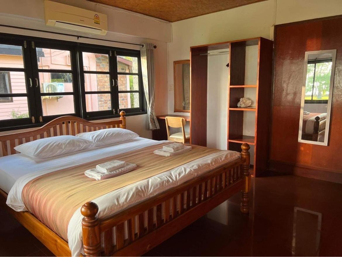 The Chevalley Beach Resort Satun Buitenkant foto