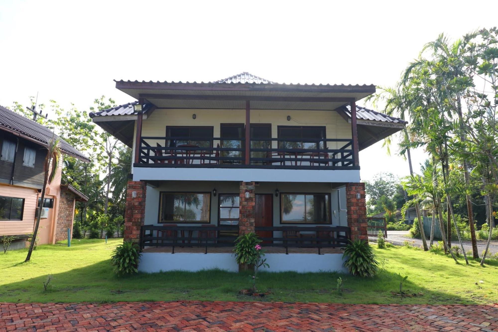 The Chevalley Beach Resort Satun Buitenkant foto