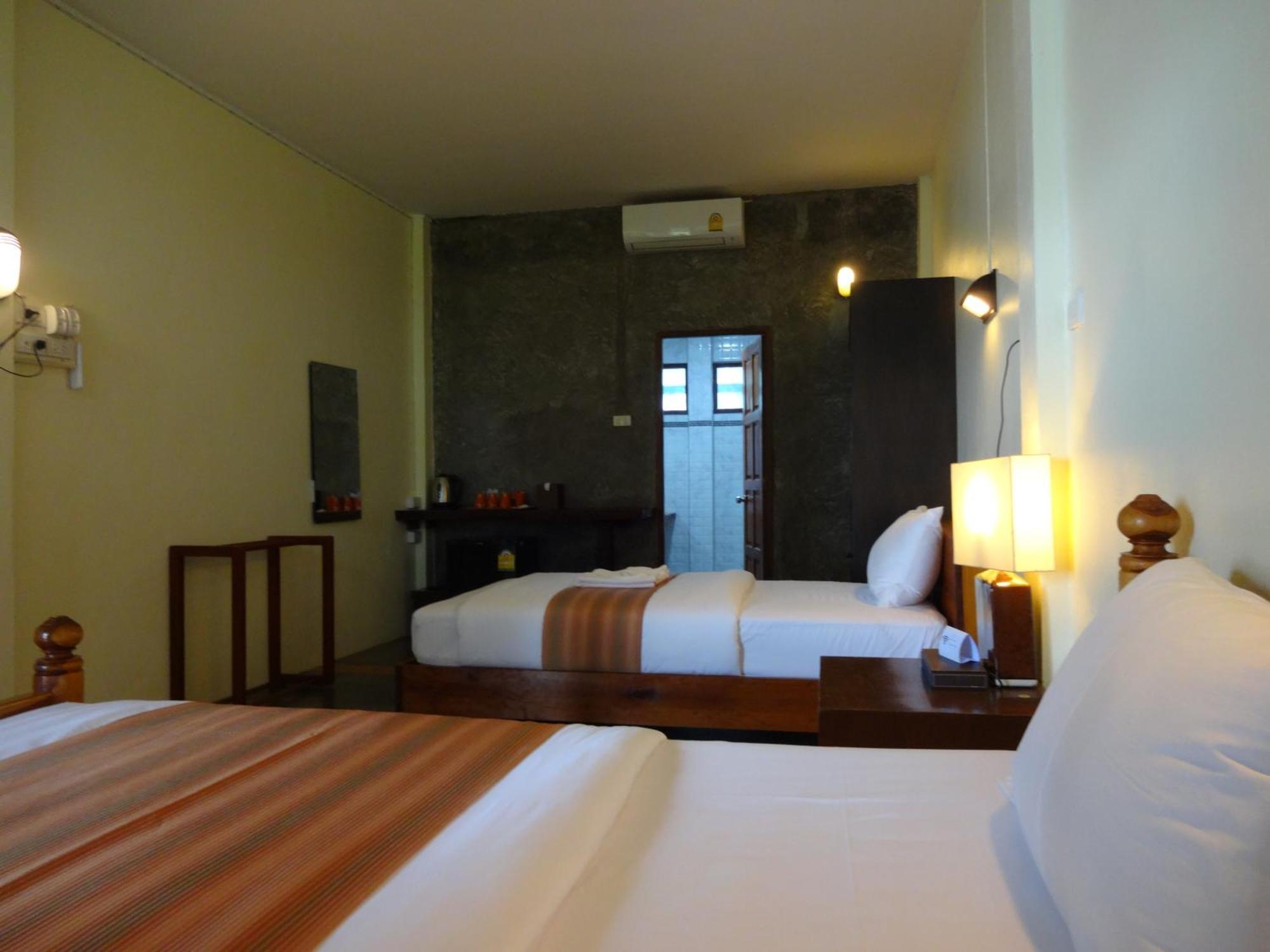 The Chevalley Beach Resort Satun Buitenkant foto