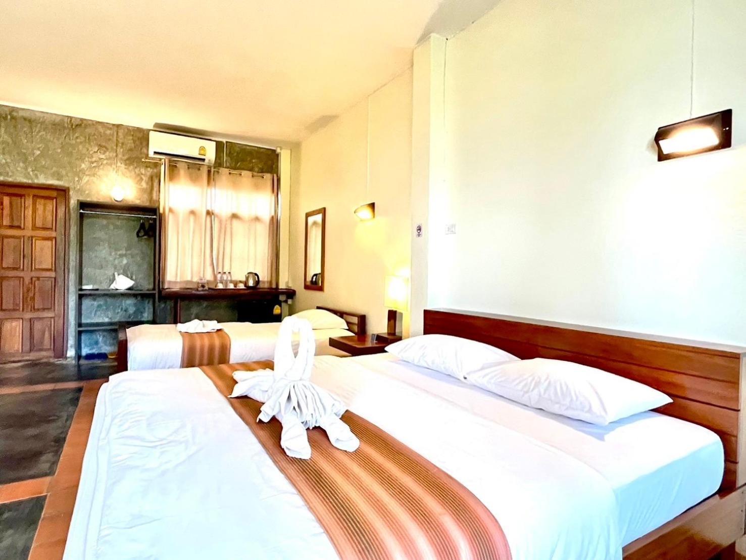 The Chevalley Beach Resort Satun Buitenkant foto