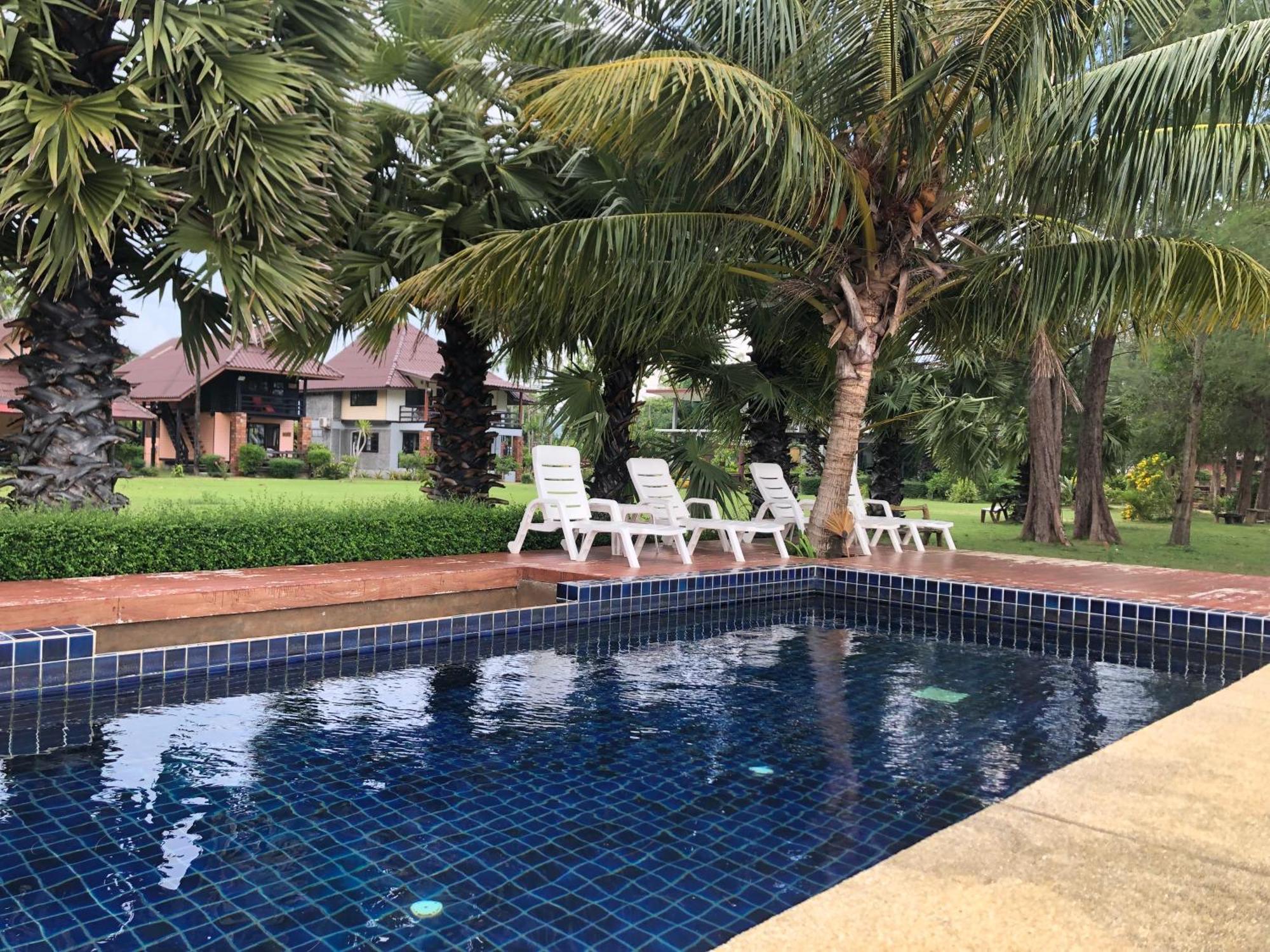 The Chevalley Beach Resort Satun Buitenkant foto