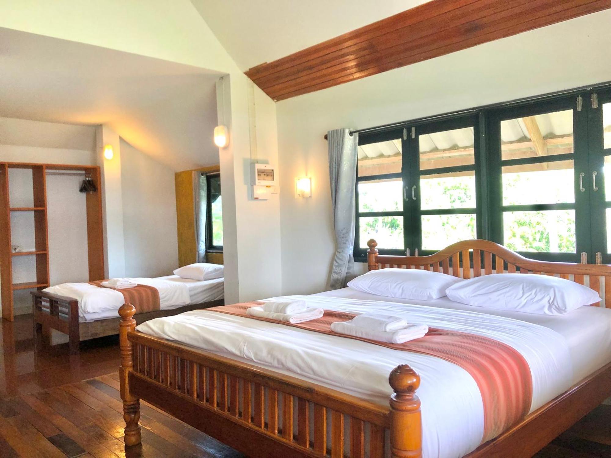 The Chevalley Beach Resort Satun Buitenkant foto